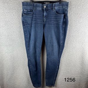 Torrid‎ Women’s Size 18 R Medium Wash High-rise Bombshell Skinny Stretch Jeans
